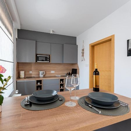 Studio Apartman The Little Prince ビェロヴァル エクステリア 写真