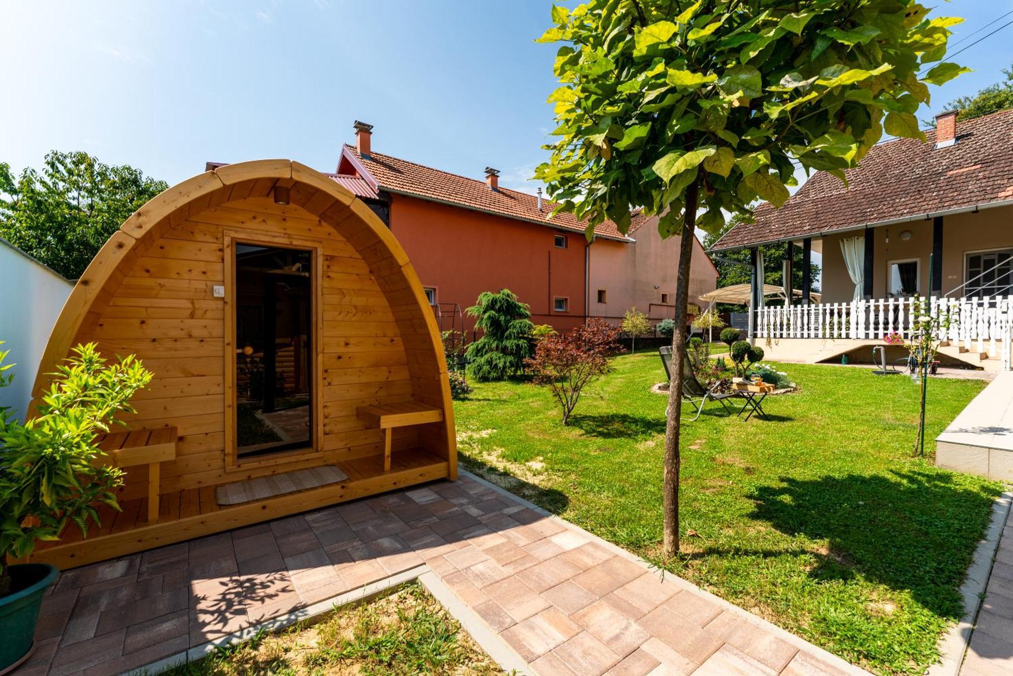 Studio Apartman The Little Prince ビェロヴァル エクステリア 写真